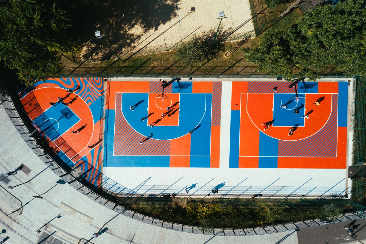 Vue aérienne des terrains de basket du centre sportif Ladoumègue