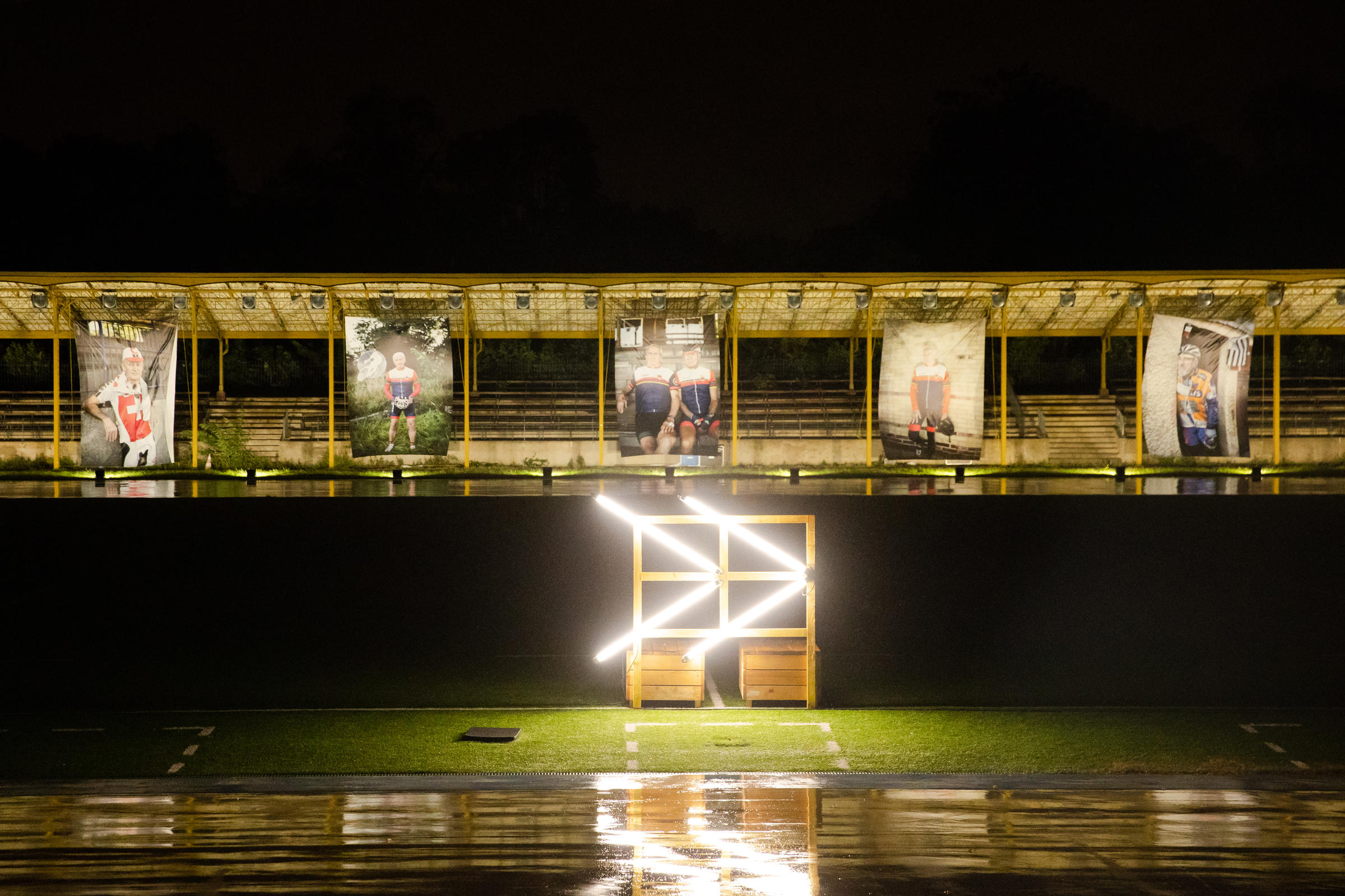 Installation de Mohamed El Khatib / Pauline Lavogez / Albin De La Simone - " Vélodrama" au vélodrome Jacques Anquetil la cipale