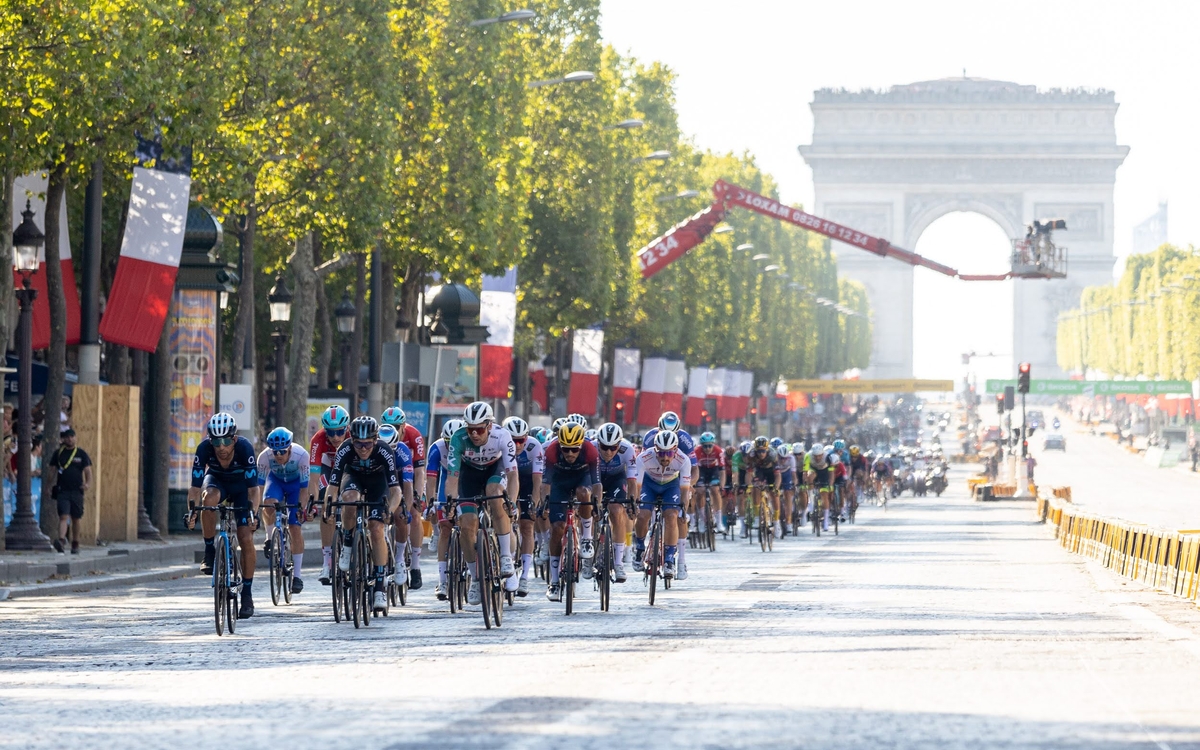 paris tour cyclisme 2022