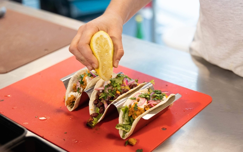 HOBA : food court dédié à l'alimentation durable (parc Clichy Batignolles Martin Luther King 17e