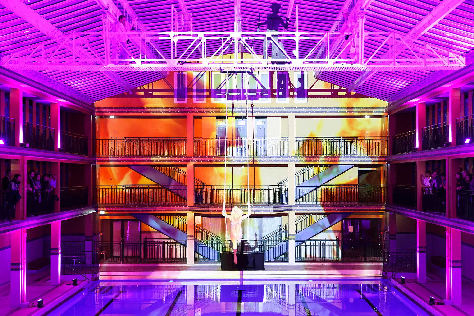 Nuit Blanche 2022 / Annie Sperling / Une balançoire pour Molitor / Piscine Molitor 