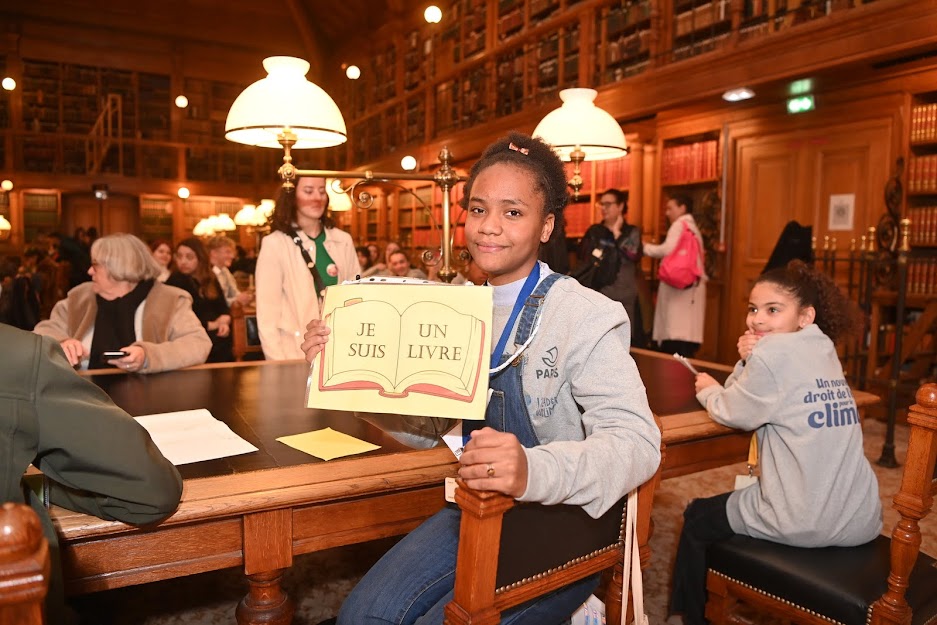 Enfants à la bibliothèque de l'Hôtel de Ville