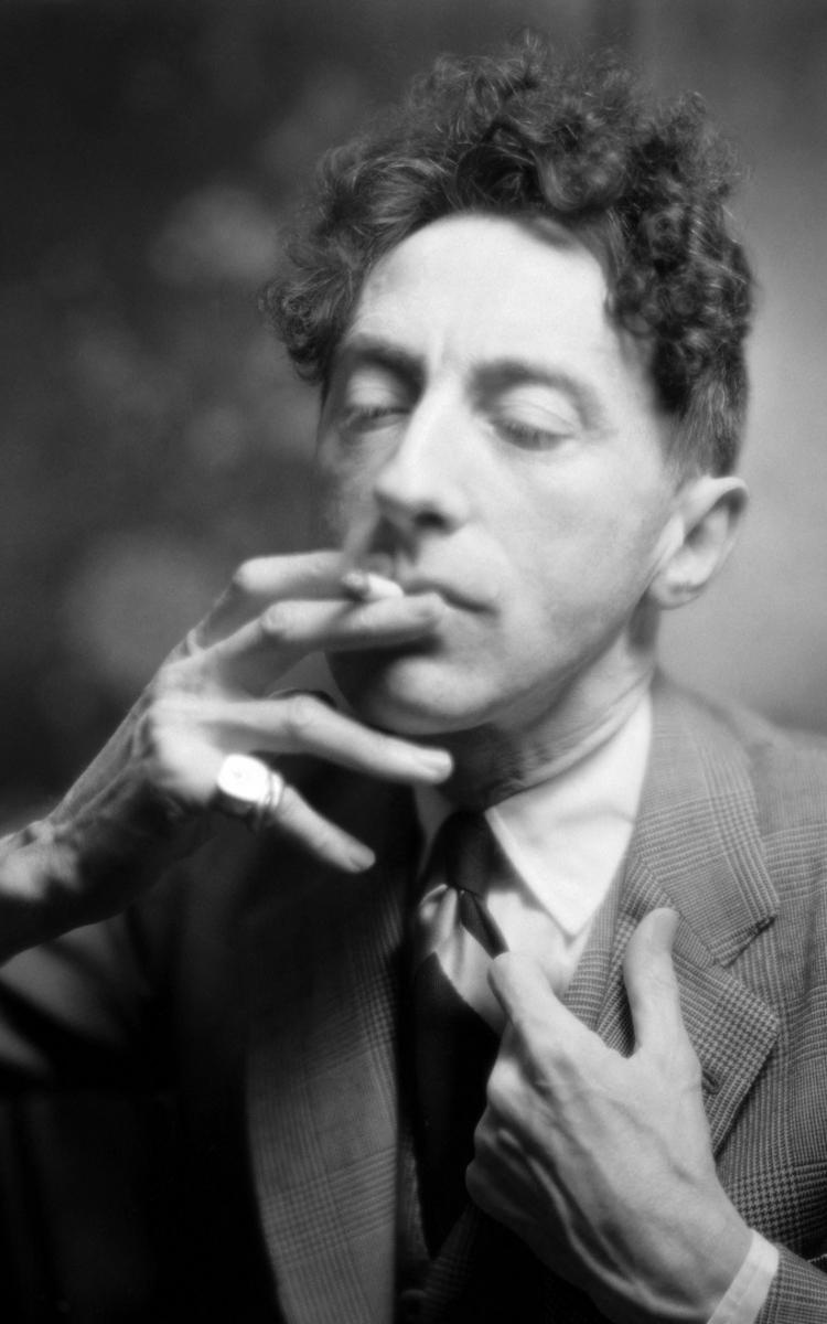 Jean Cocteau (1889-1963), écrivain français, en 1939.