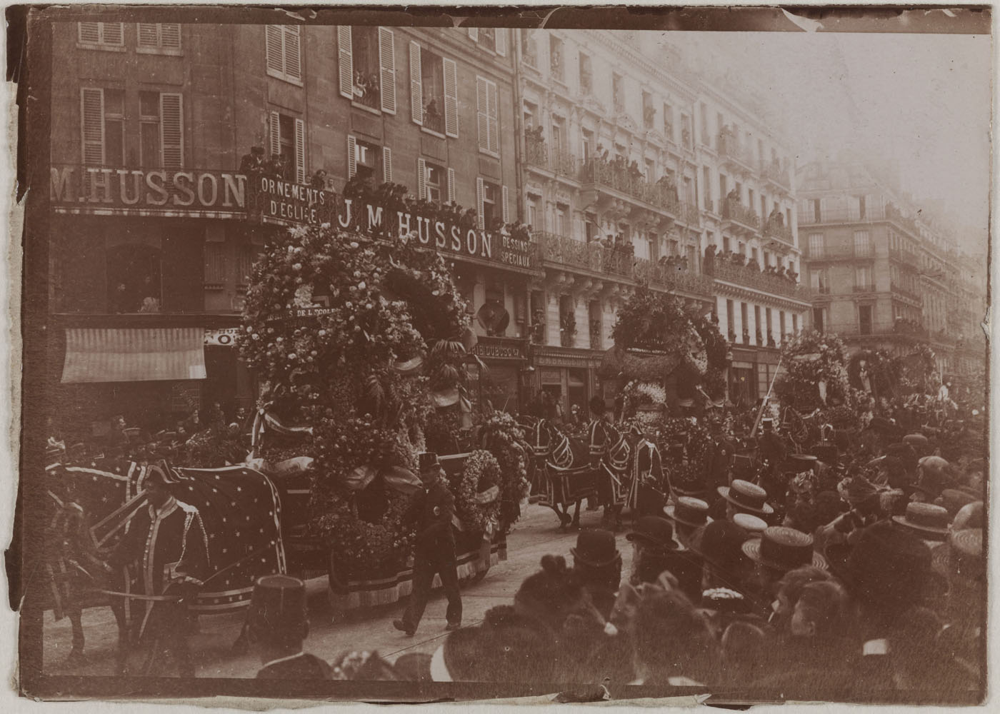 Funérailles de Louis Pasteur (1822-1895). Aristotype. Paris, 5 octobre 1895. Photographie de Charles Frémont (1855-1930). Bibliothèque historique de la Ville de Paris.