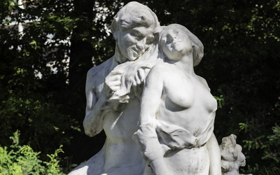 Statue "Premier frisson" en marbre blanc, au parc Montsouris (René Baucour, 1921)