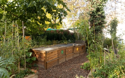 Compost dans le jardin des Oursons, square Saint-Lambert (15e)