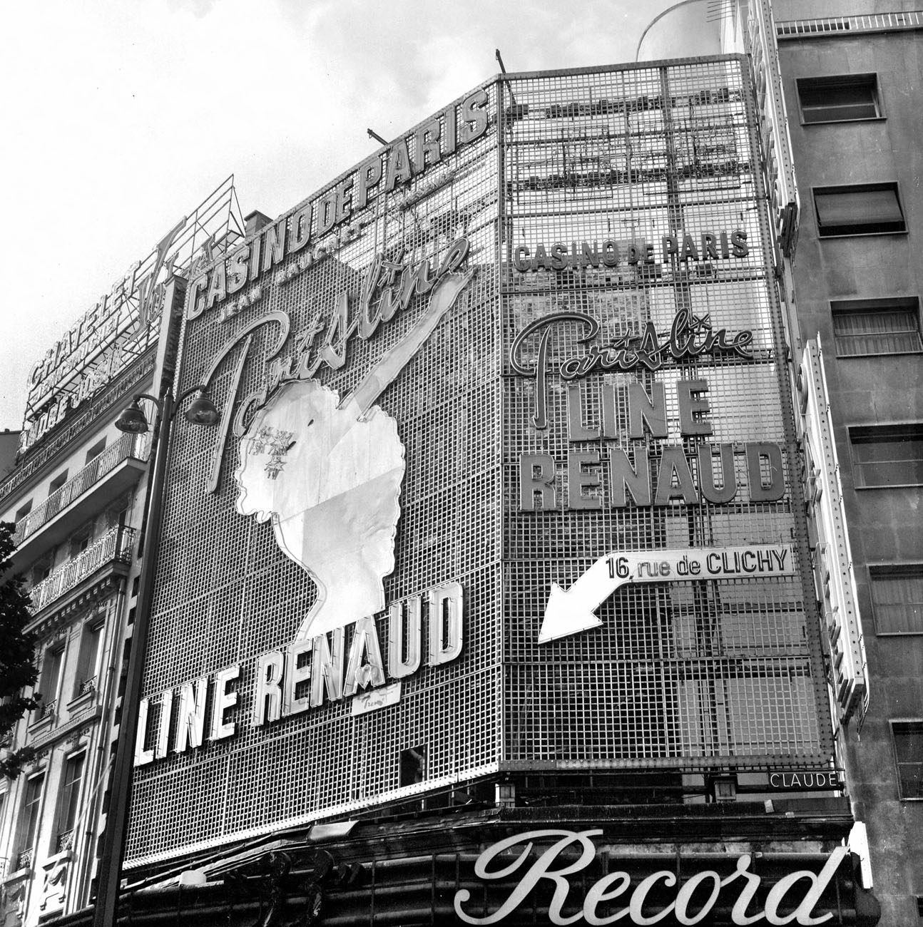 Line Renaud (née en 1928) au Casino de Paris. Facade. Septembre 1978.