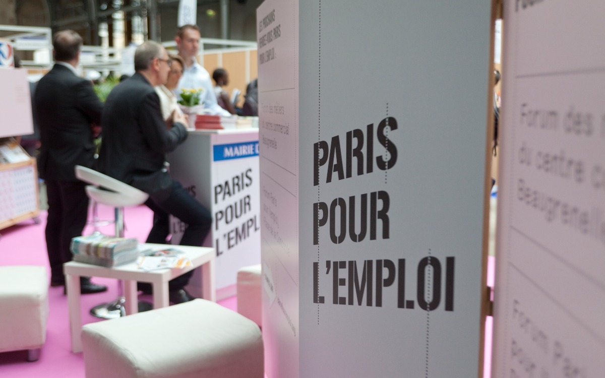 Forum emploi au 104 - Stand Ville de Paris 