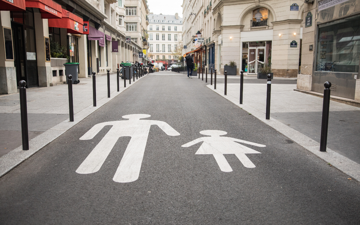Un « Code de la rue » pour redonner la priorité aux - Ville de Paris