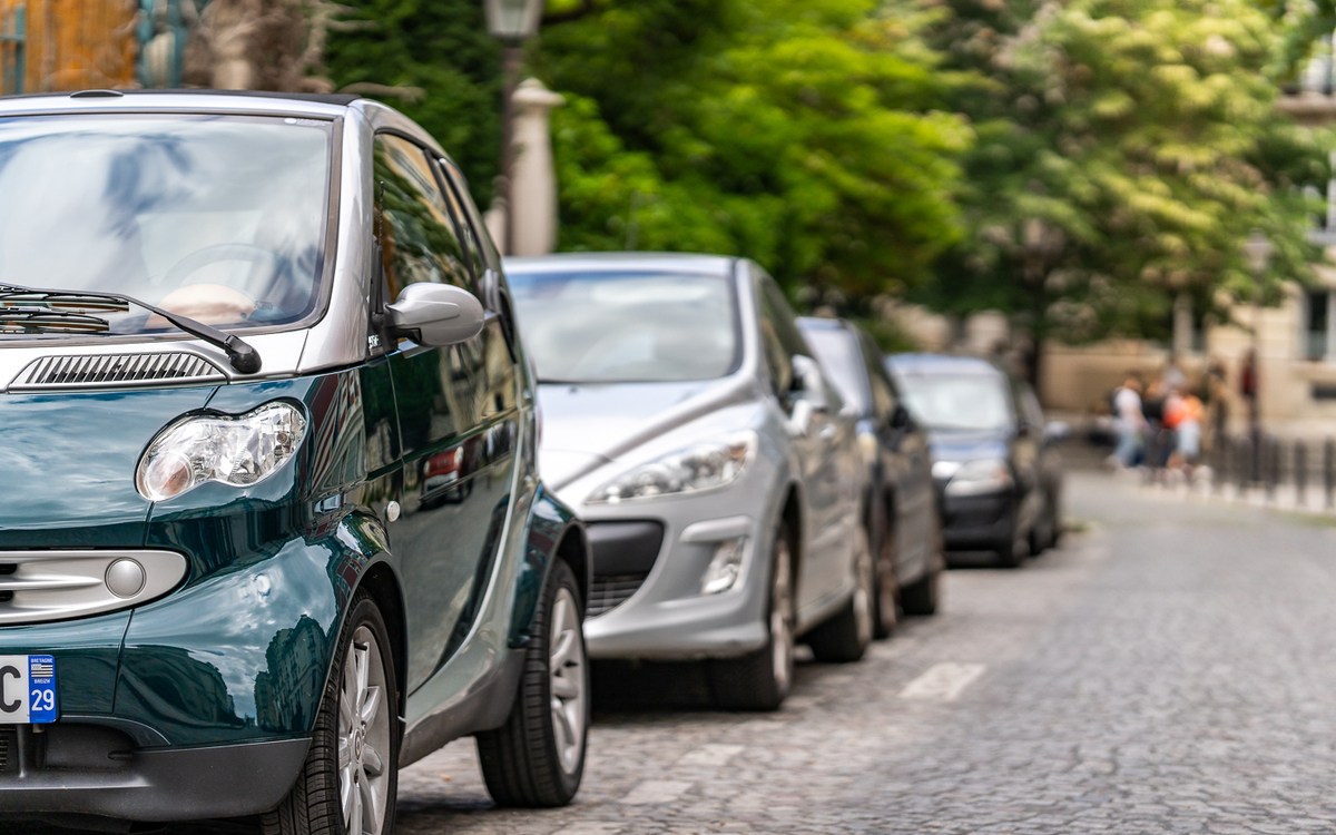 Stationnement voiture dans les PLU : Analyse article 12 dans le Grand Paris