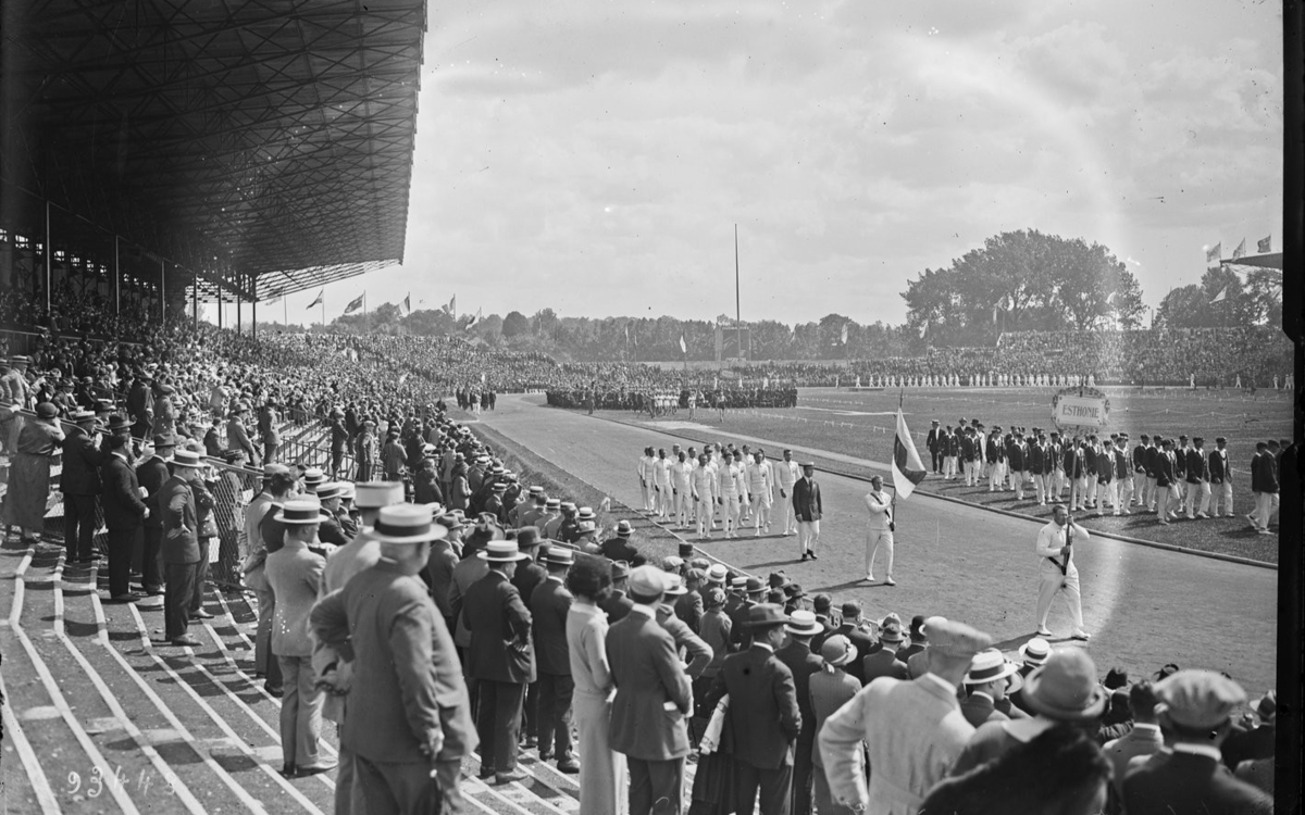 L'inauguration des Jeux Olympiques en 1924, vu depuis les tribunes au stade de Colombes.