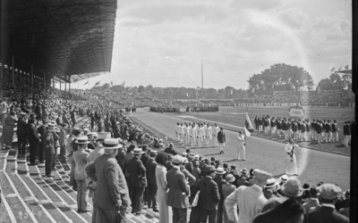 L'inauguration des Jeux Olympiques en 1924, vu depuis les tribunes au stade de Colombes.