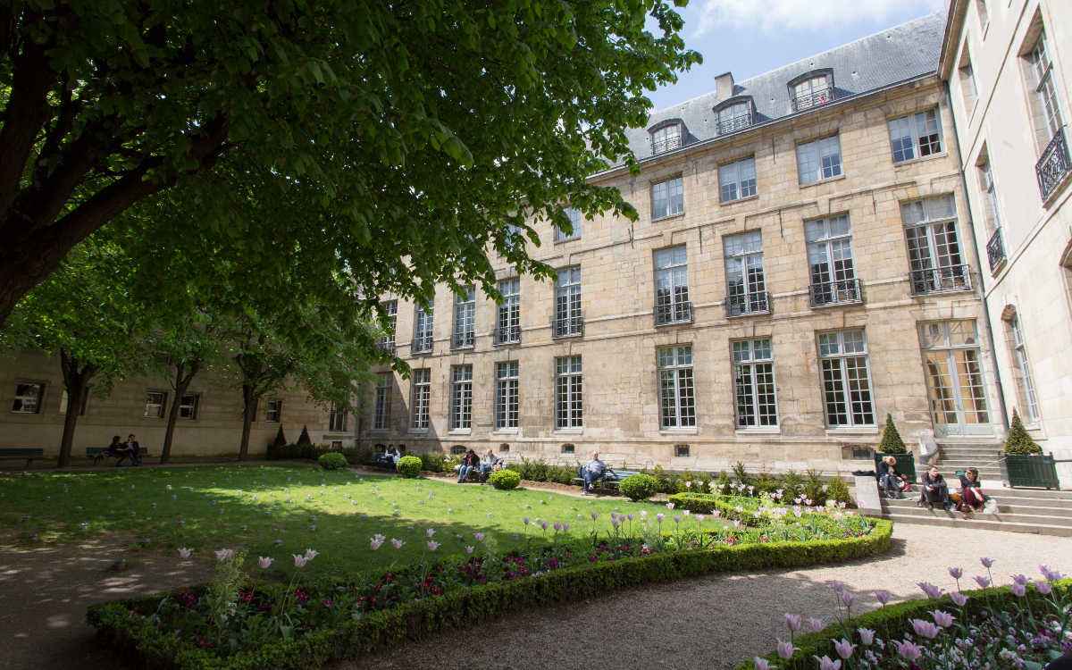 Les bibliothèques de Paris se mettent dans l'ambiance - Ville de Paris