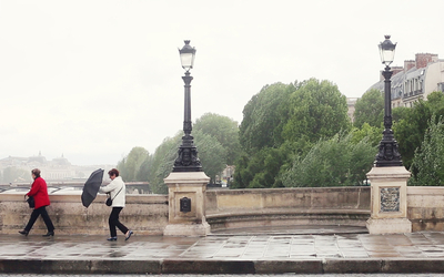 Paris sous la pluie et les intempéries.