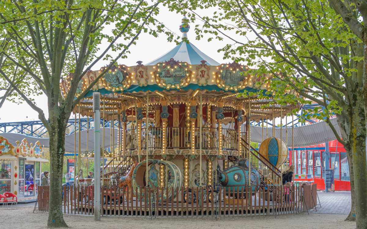 Carrousel Jules Verne du bassin de la Villette