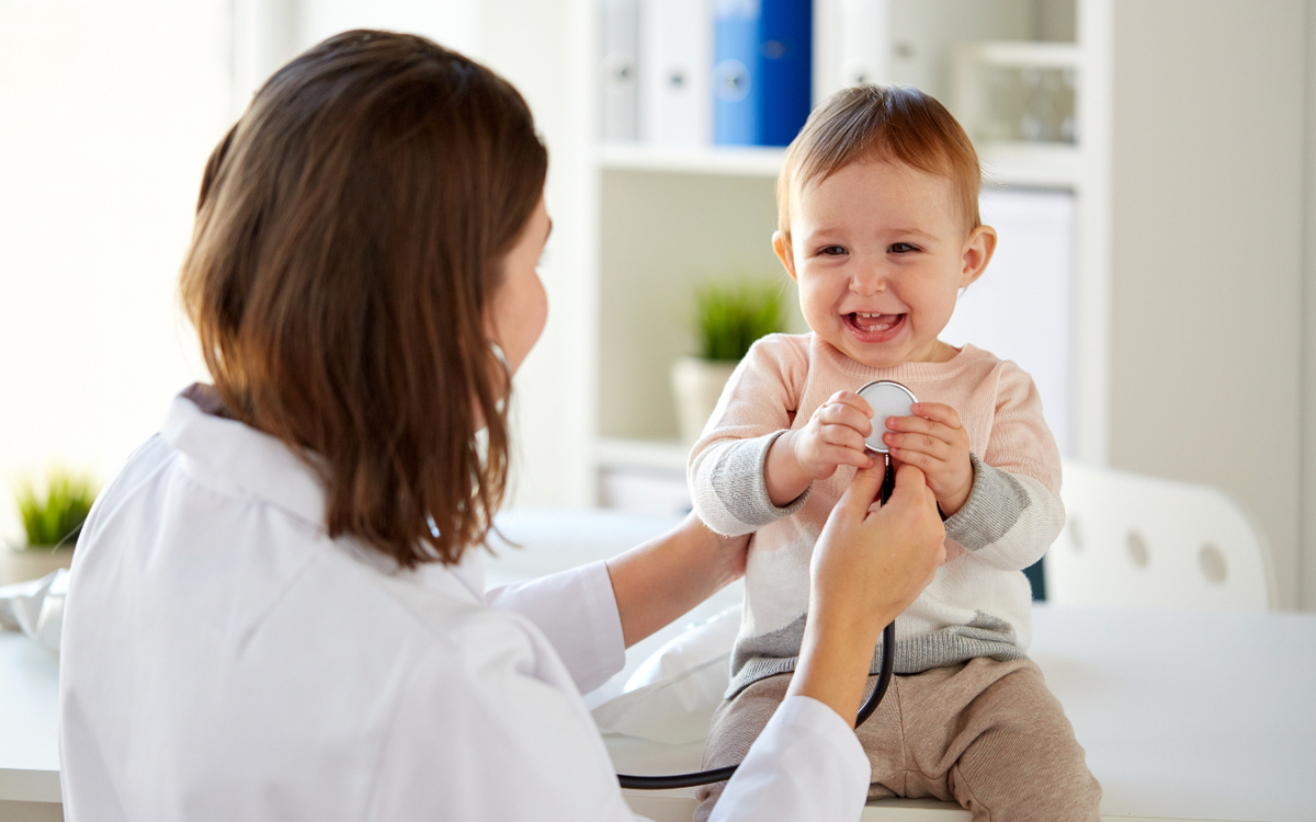 Enfant en consultation médicale 