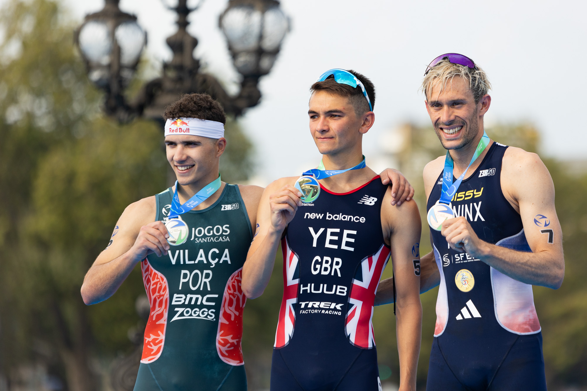 Le Britannique Alex Yee remporte le Triathlon hommes, devant le Portugais Vasco Vilaça et Dorian Coninx.