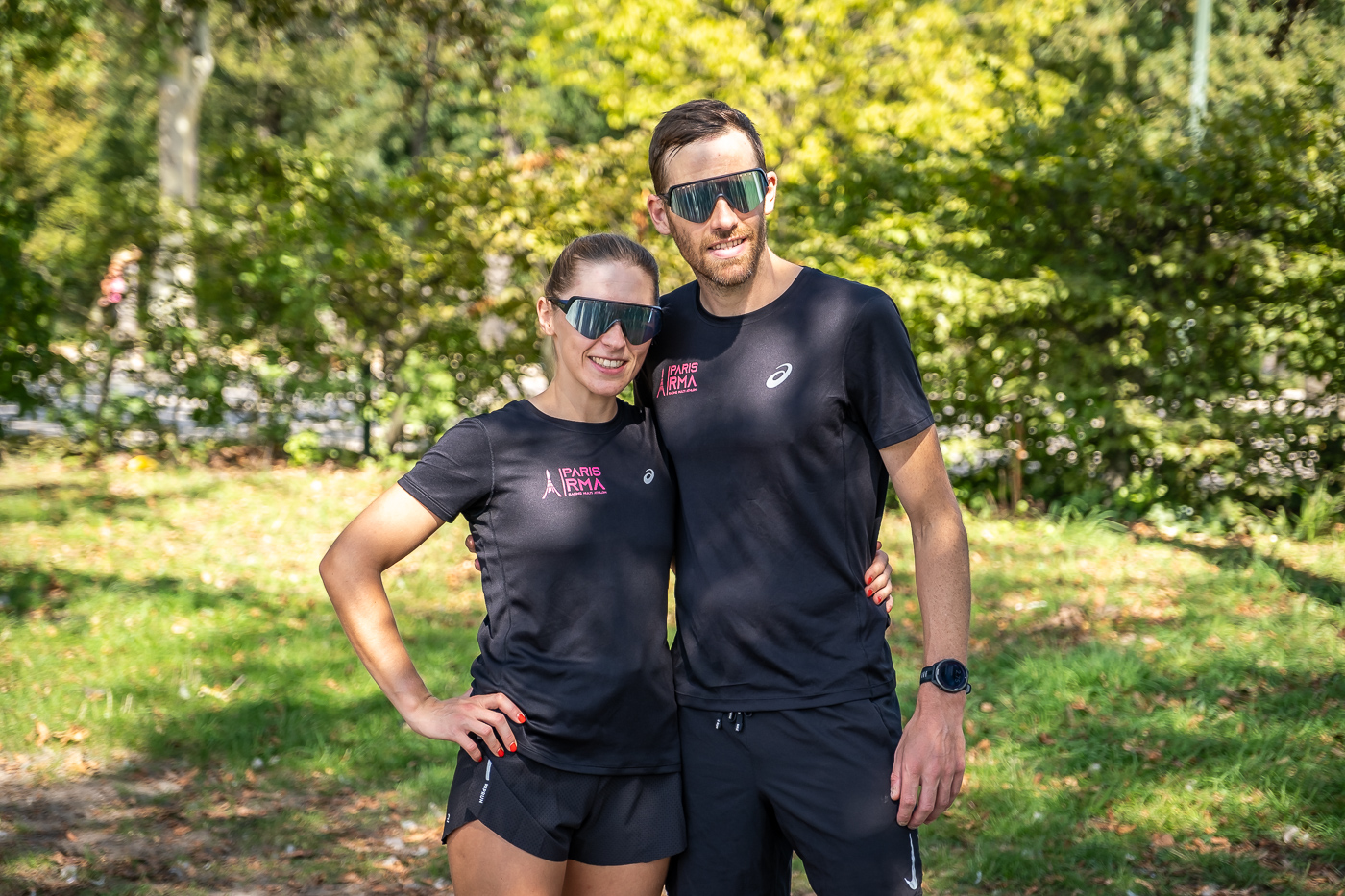 Héloïse Courvoisier et Thibaut Rigaudeau, un couple de para triathlètes.