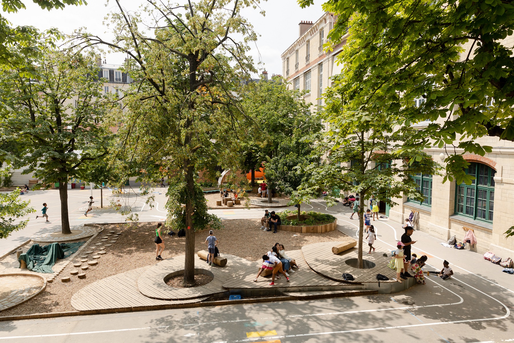 Dialogues parisiens Comment grandir à Paris - Photo aérienne de l'école de La Brèche aux loups (12e)