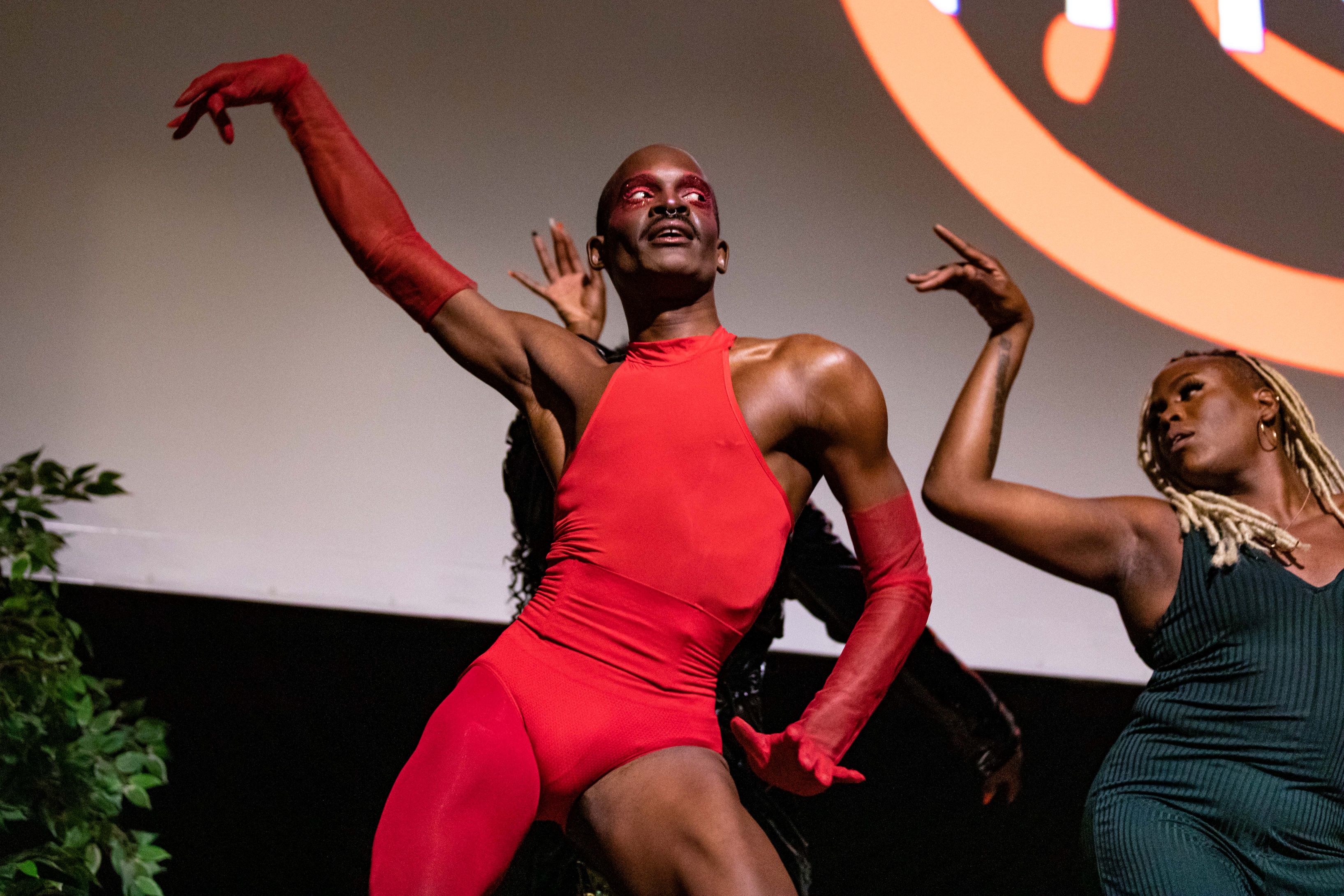 Souvenir d'une session voguing par The House of Ninja pendant le Festival des Fiertés