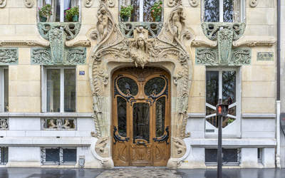 Porte parisienne, 29 Avenue Rapp (7e).