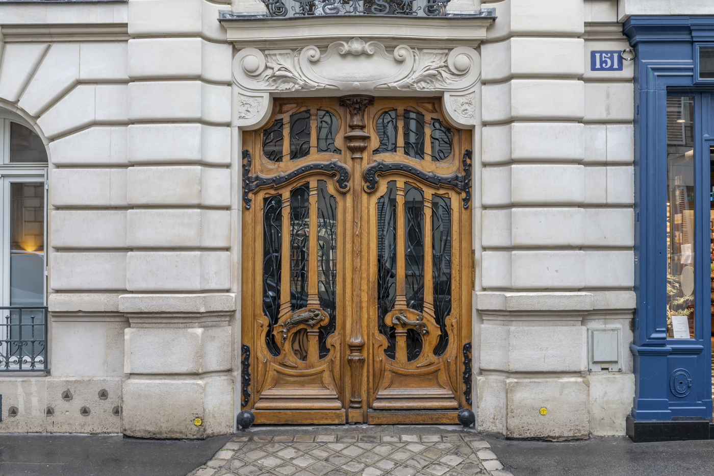 Porte parisienne, 151 rue de Grenelle (7e).