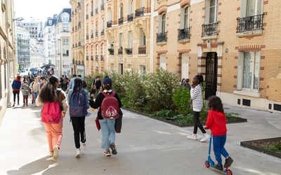 Photo de l'aménagement rues aux écoles de la rue de la Brèche-aux-Loups dans le 12e arrondissement