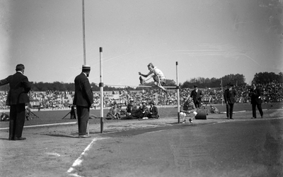 Première olympiade féminine au stade Pershing. Miss Voorkus (Etats-Unis). Paris, 20 août 1922.