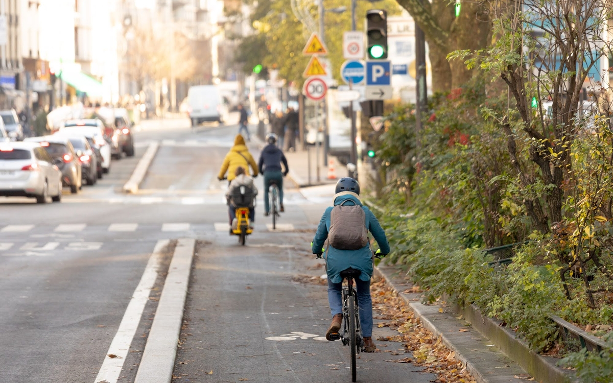 Piste cyclable Porte des Lilas.