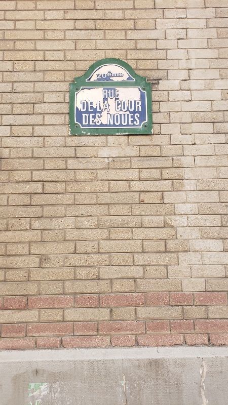 Photo de signalement de plaque de rue abimée sur l'application DansMaRue