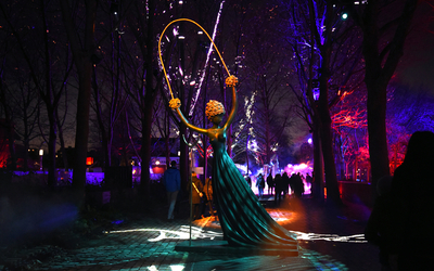 L'art dans la nature, une balade lumineuse autour de l'univers de Salvador Dalí.