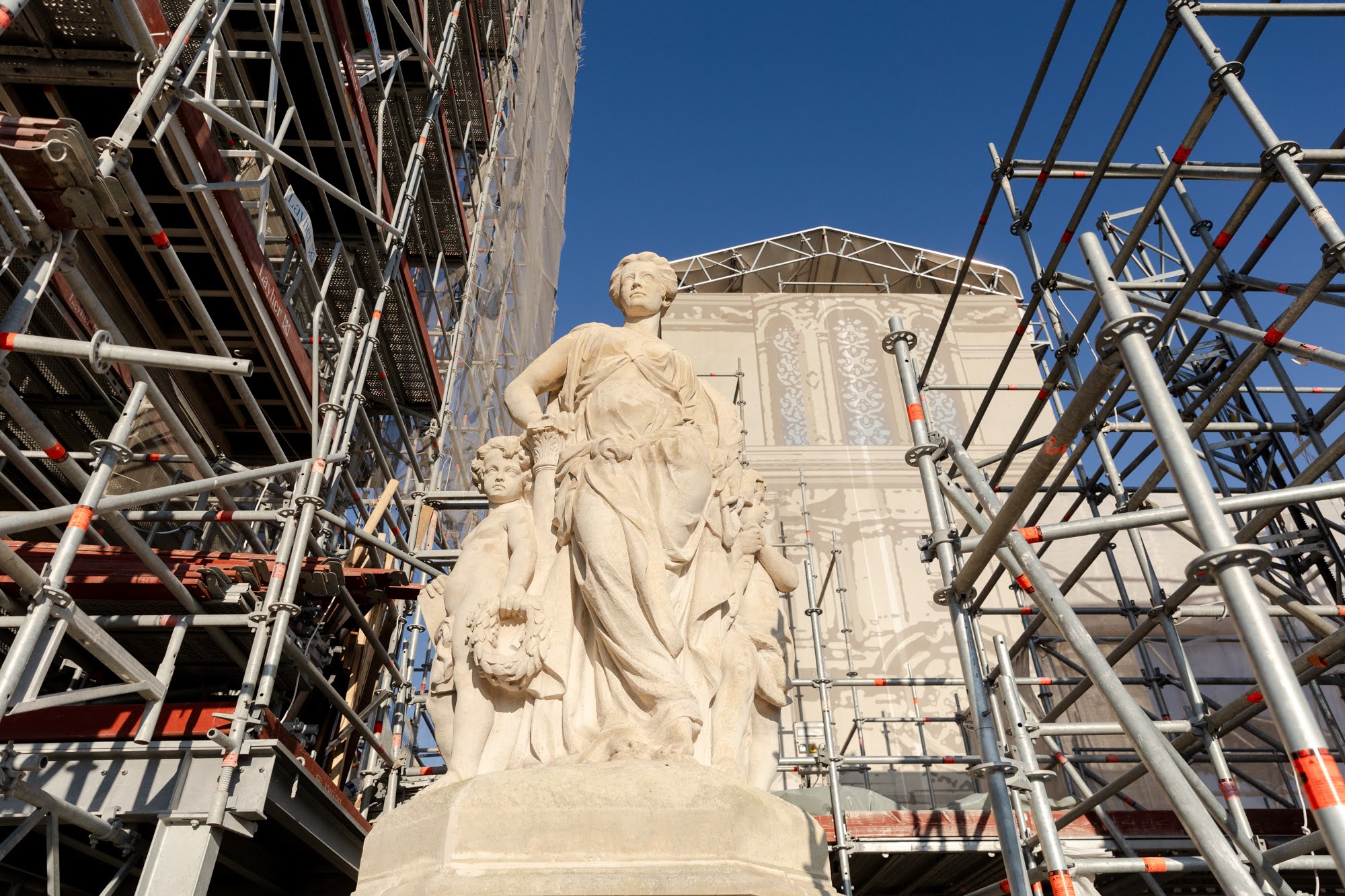 Travaux de restauration de l'église de la Sainte-Trinité. 