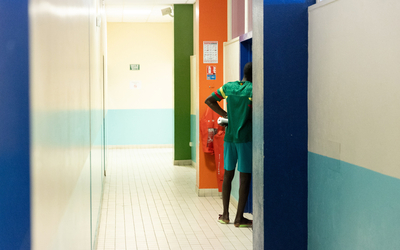 Visite du lycée Charles-de-Gaulle transformé en lieu d’hébergement avec le Préfet d'Ile-de-France