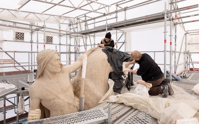 Restauration des statues du pont d'Iéna