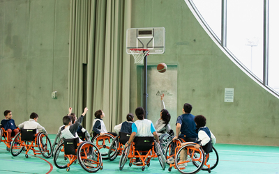 Basket fauteuil lors de l'inauguration de l'Adidas Aréna. 