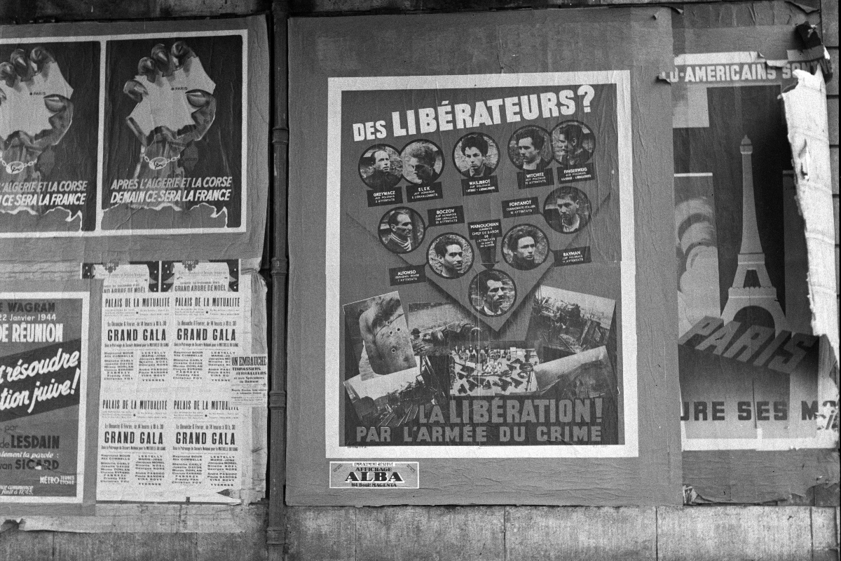 Guerre 1939-1945. Affiches dans Paris occupé, Paris. 
