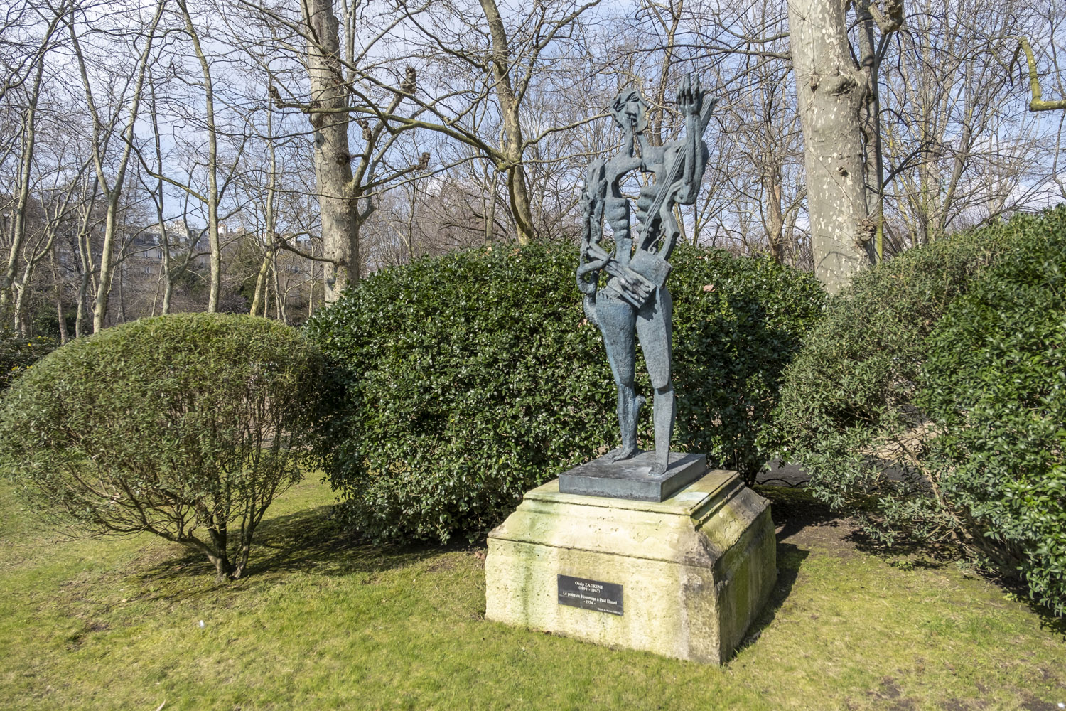 Statue Printemps des poètes, ici celle de Paul Eluard