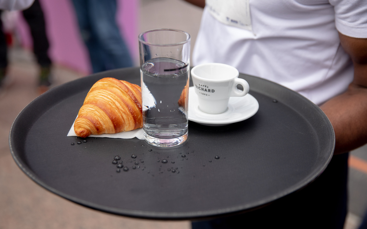 La mythique course des garçons de café de Paris. 