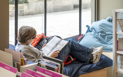 Lecture en bibliothèque