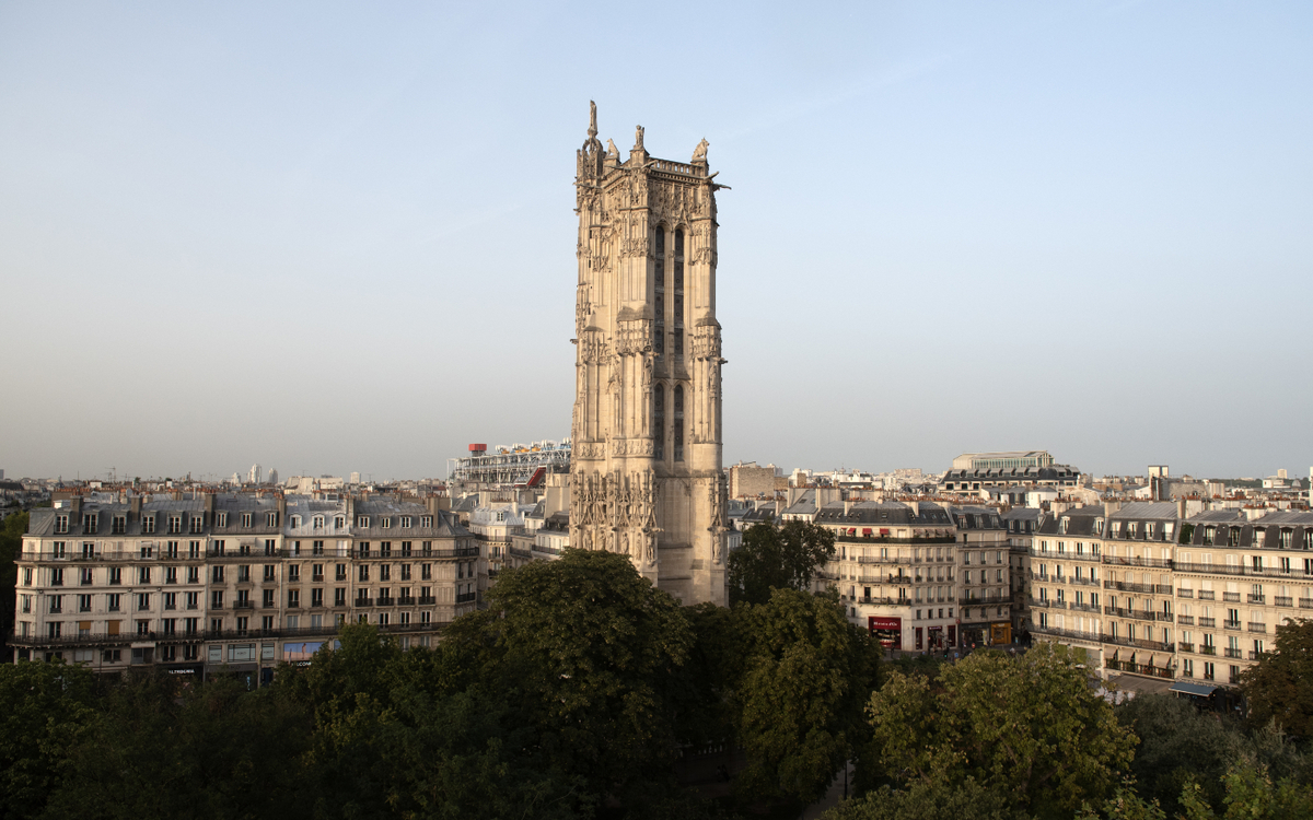 La tour Saint Jacques. 