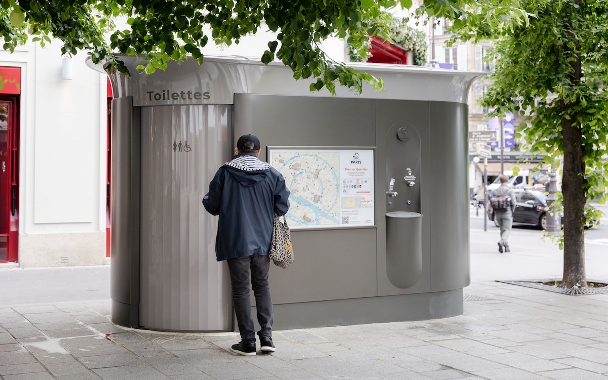 Paris modernizes its 435 public toilets - Ville de Paris