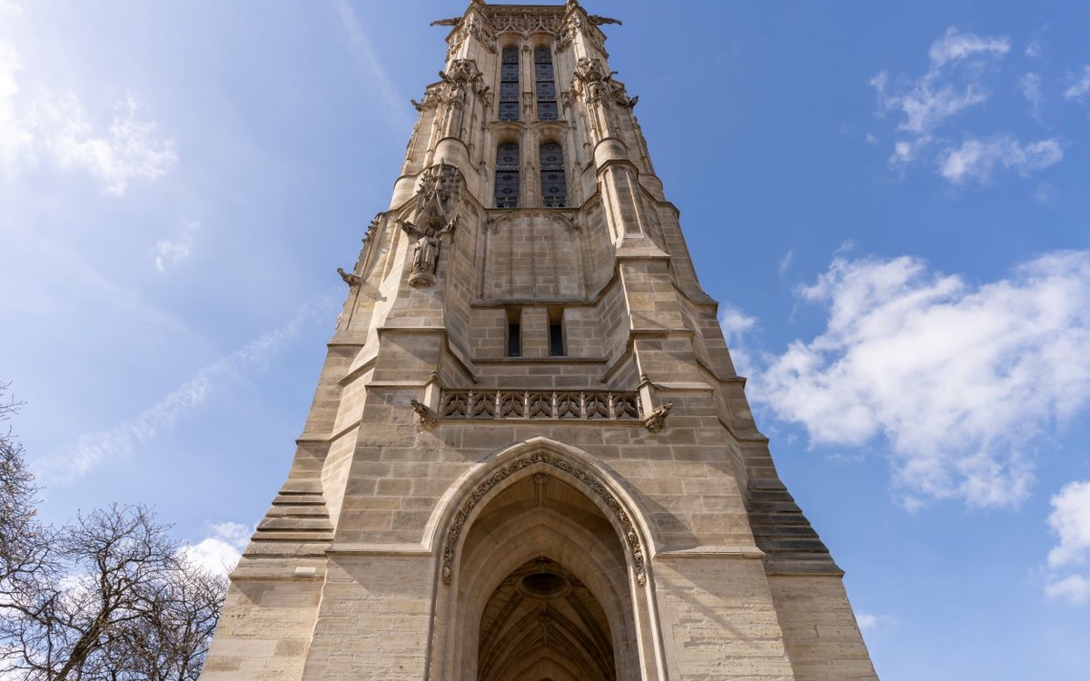 Vue sur la tour Saint-Jacques