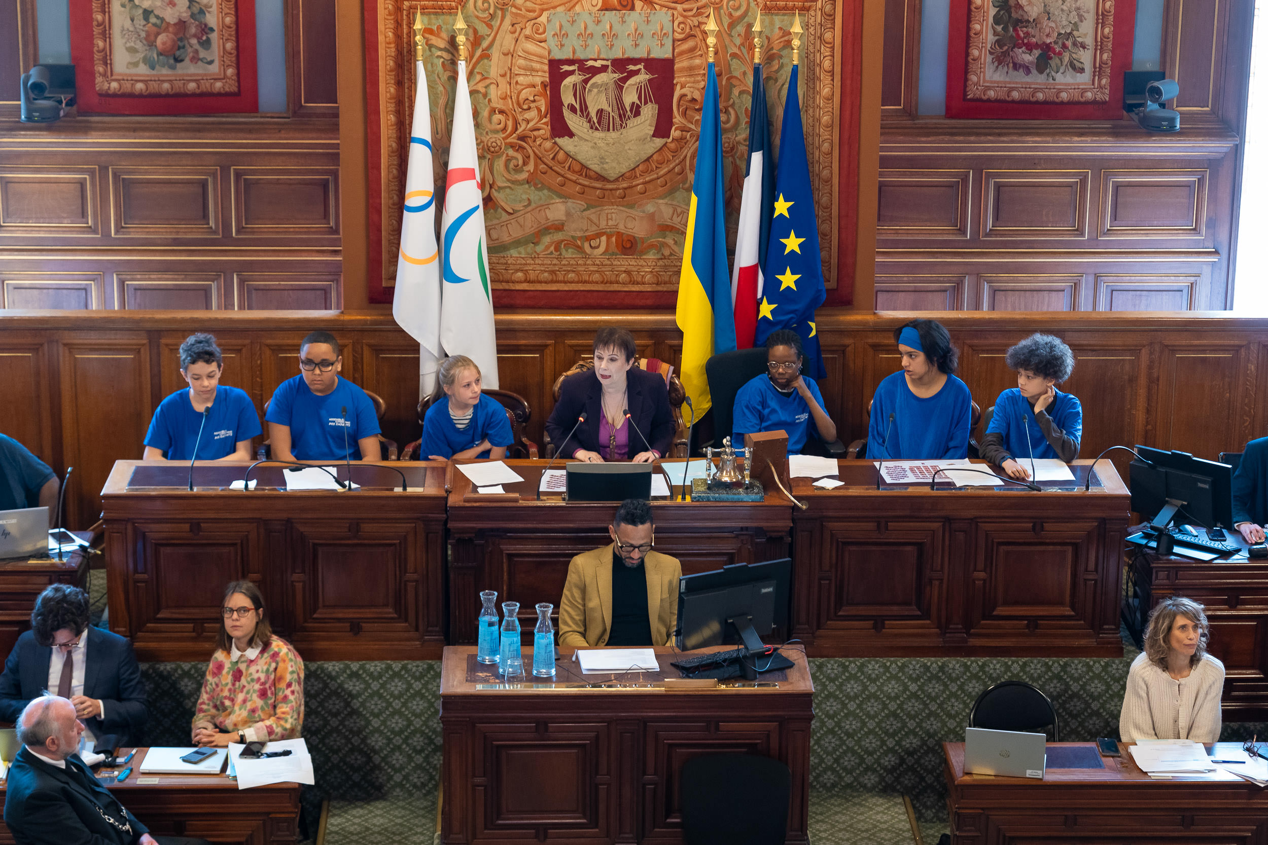 Les collégiens au pupitre du Conseil de Paris 