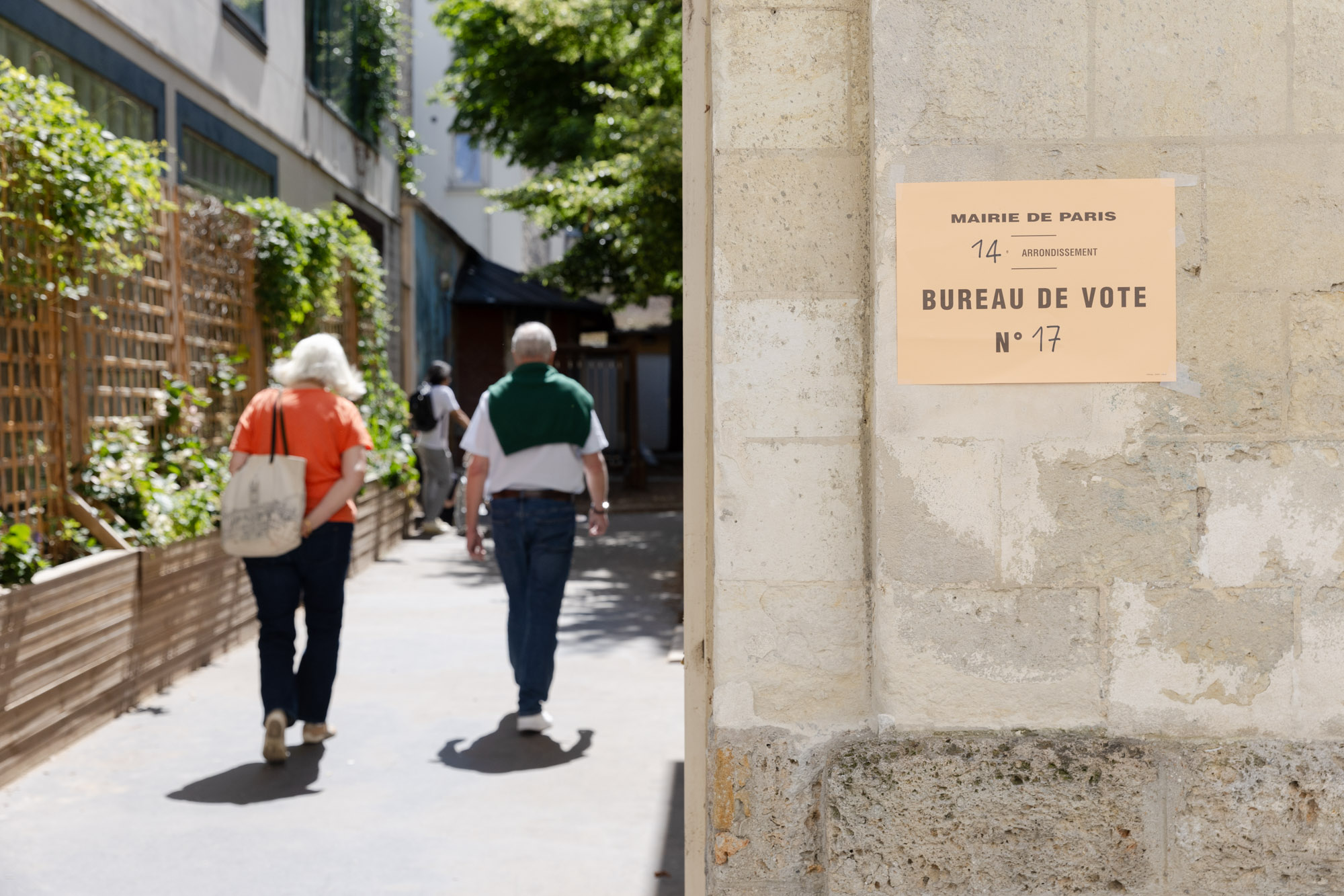 Vue sur le bureau de vote élections européennes (école Asseline, 14e).