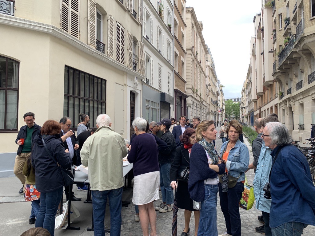 Photo de l'inauguration de la "rue aux écoles" Lacaille et du square du passage moncey - 15 juin 2024
