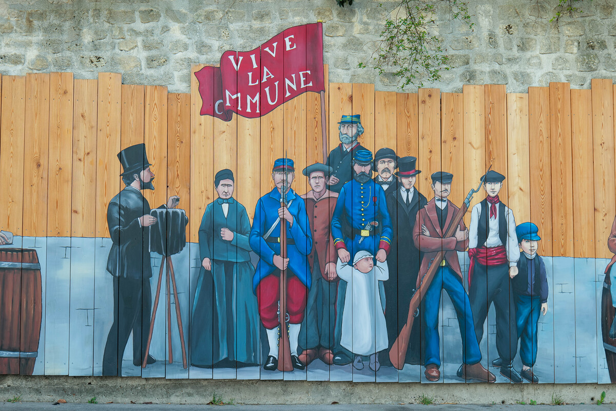 Photo de la fresque mémorielle sur la Commune de Paris rue de la Ferme de Savy