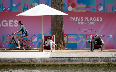 Quai du bassin de la Vilette durant Paris plages