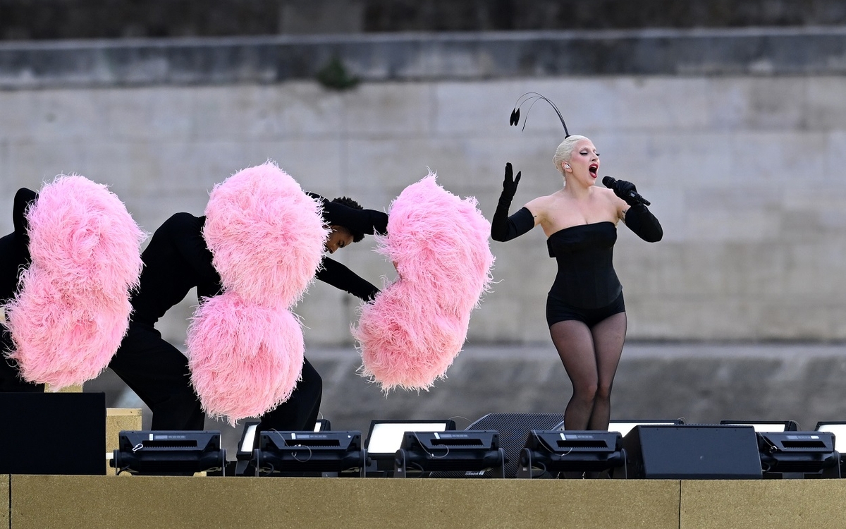 Lady Gaga reprend une chanson de Zizi Jeanmaire