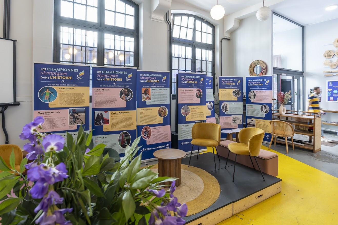 Le rez de chaussée de la Cité audacieuse accueille une exposition dédiée au sport féminin et aux championnes olympiques