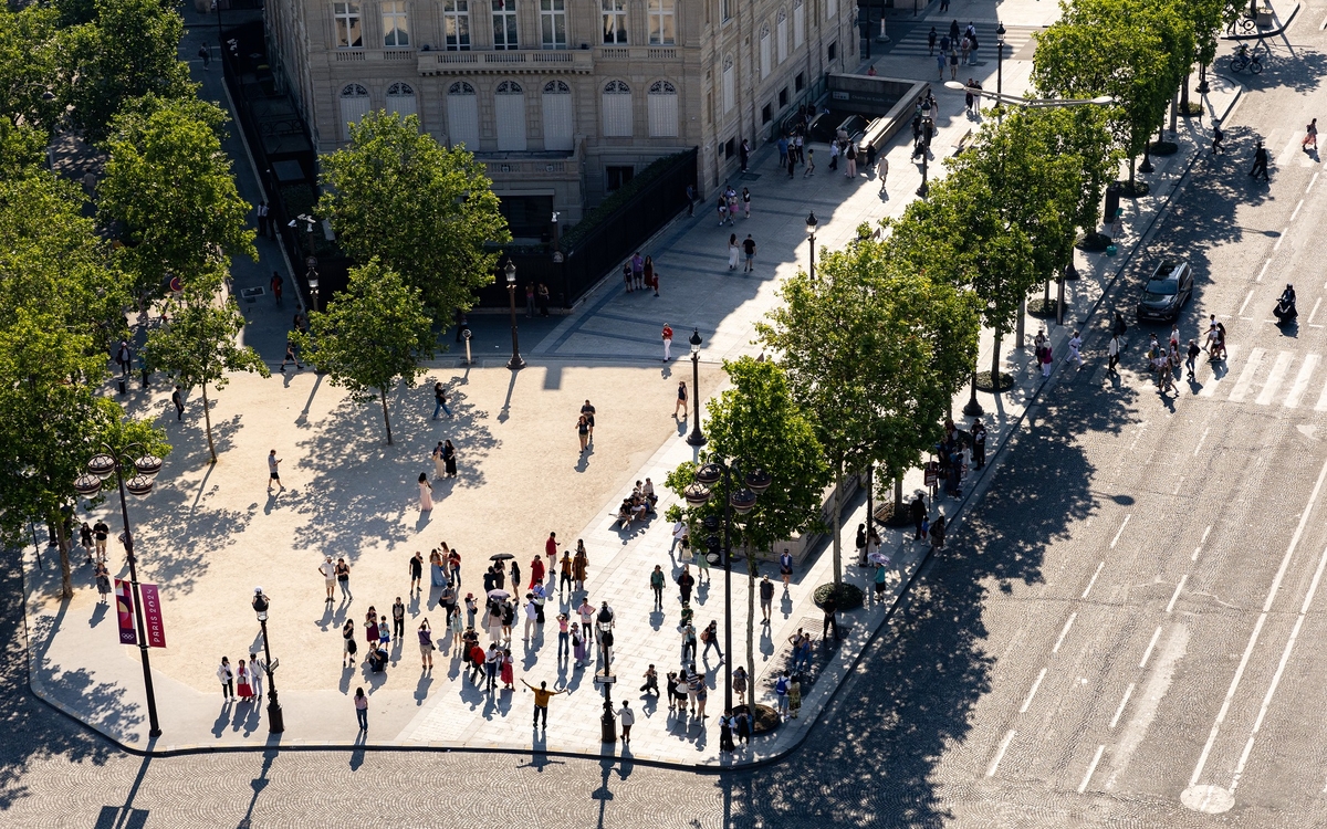 Vue sur la foule de visiteurs